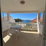 Ivan By The Sea Apartment *