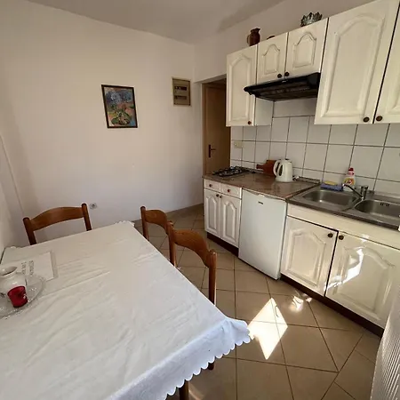 Ivan By The Sea Apartmán *