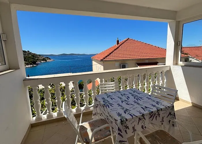 Ivan By The Sea Apartmán Tribalj